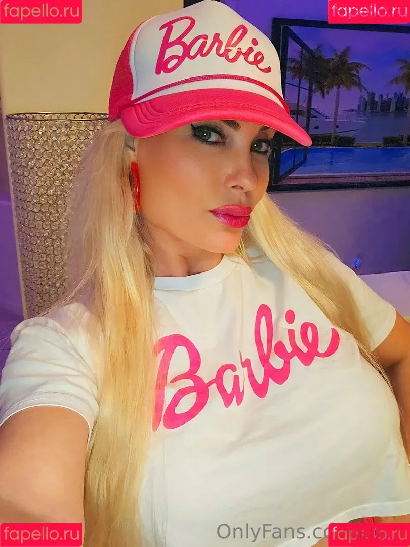 Nicole Coco Austin Onlyfans Photo Gallery 
