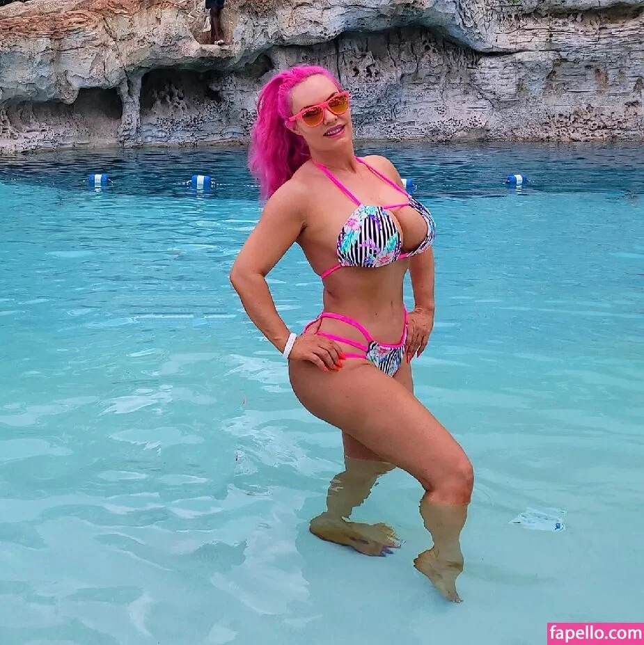 Nicole Coco Austin Onlyfans Photo Gallery 