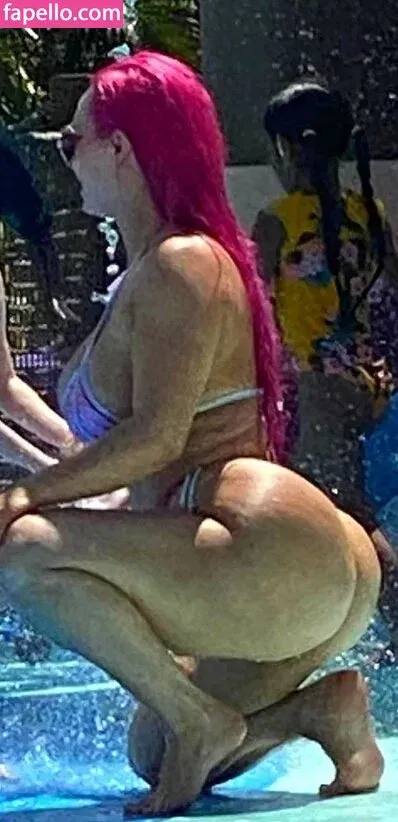 Nicole Coco Austin Onlyfans Photo Gallery 