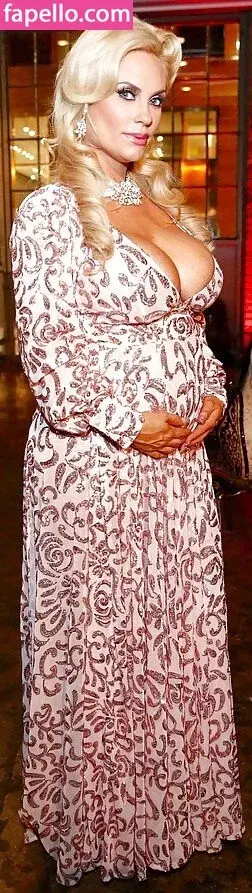 Nicole Coco Austin Onlyfans Photo Gallery 