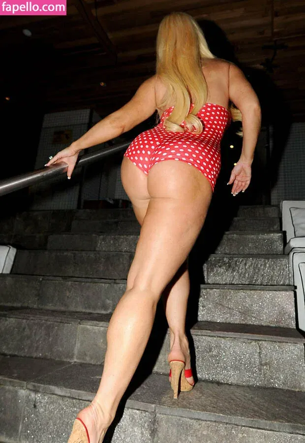 Nicole Coco Austin Onlyfans Photo Gallery 