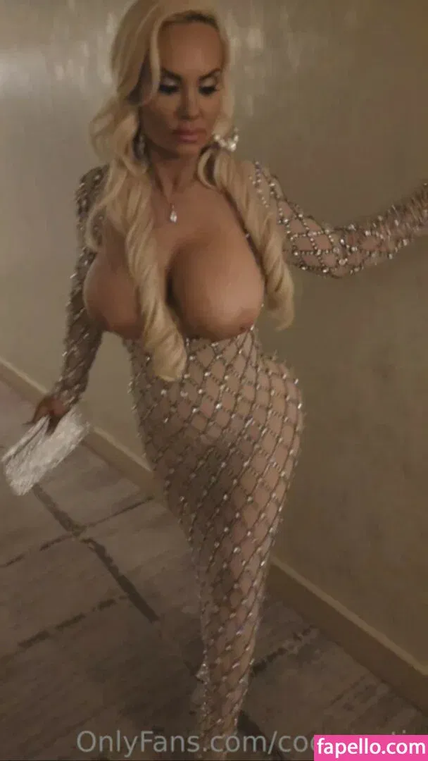 Nicole Coco Austin Onlyfans Photo Gallery 