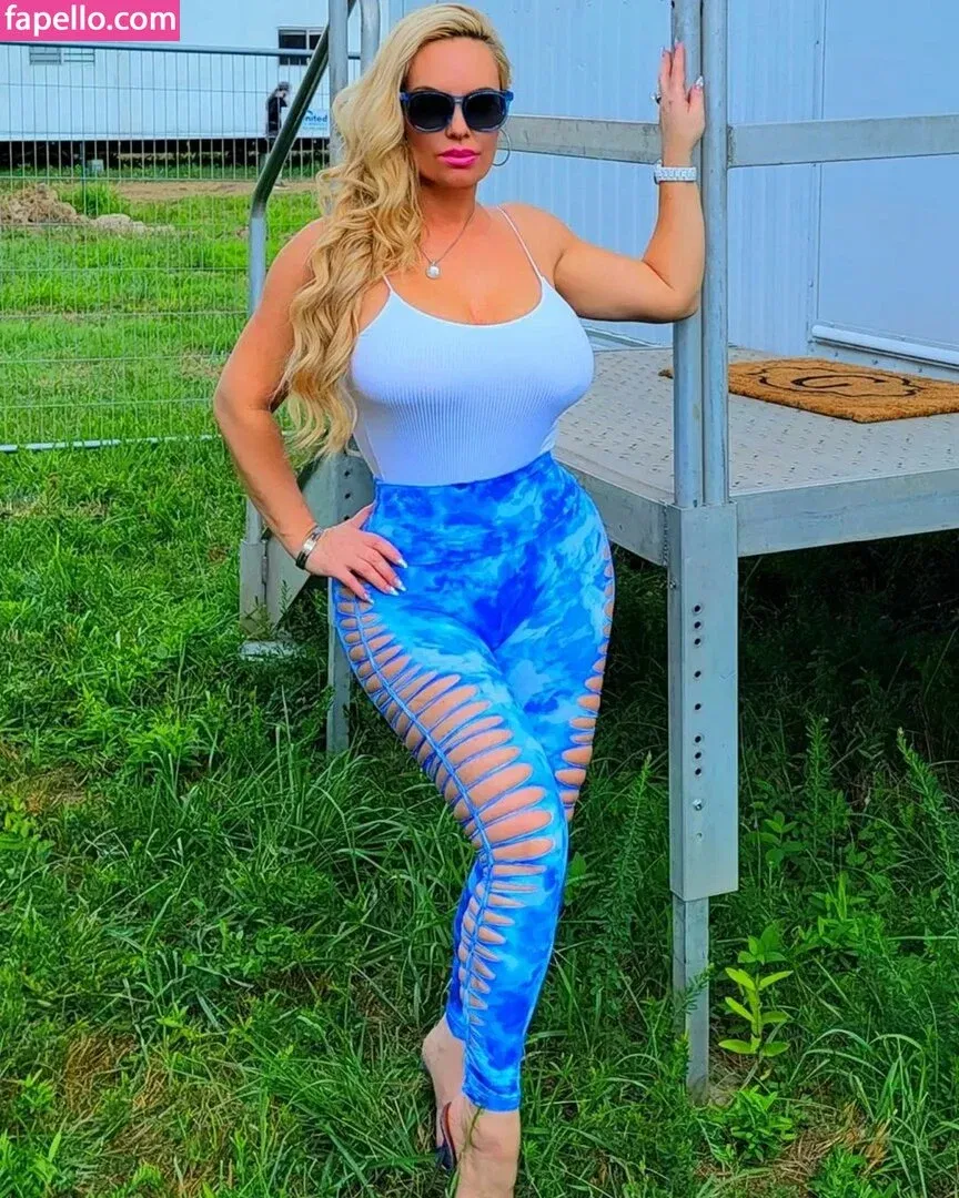Nicole Coco Austin Onlyfans Photo Gallery 
