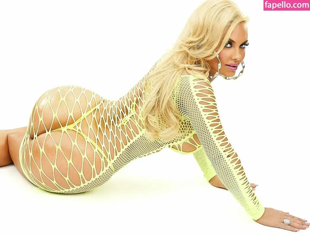 Nicole Coco Austin Onlyfans Photo Gallery 