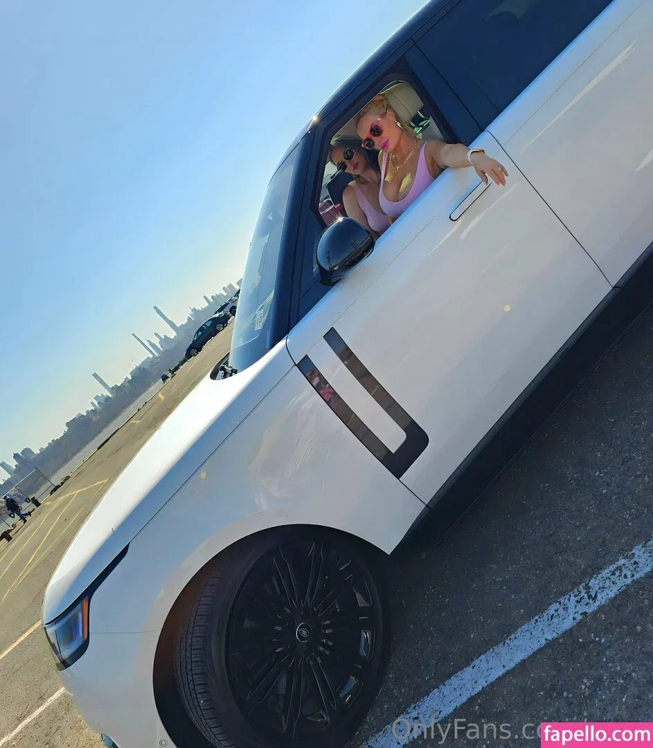 Nicole Coco Austin Onlyfans Photo Gallery 