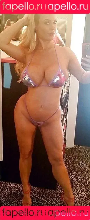 Nicole Coco Austin Onlyfans Photo Gallery 