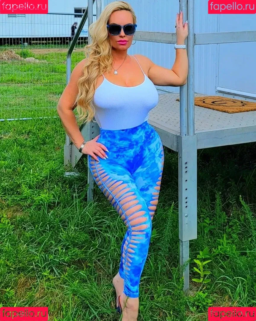 Nicole Coco Austin Onlyfans Photo Gallery 