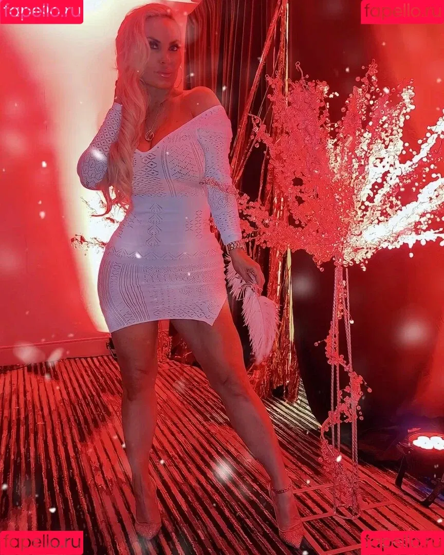 Nicole Coco Austin Onlyfans Photo Gallery 