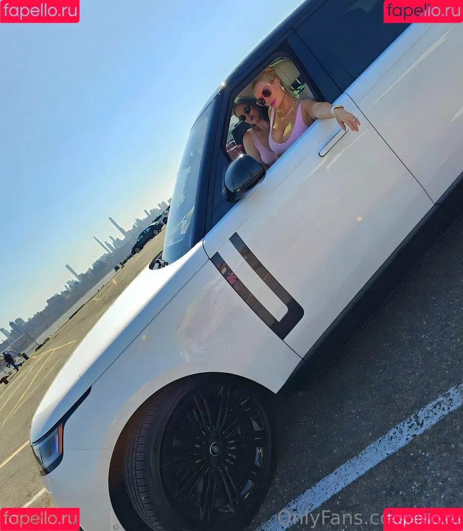 Nicole Coco Austin Onlyfans Photo Gallery 