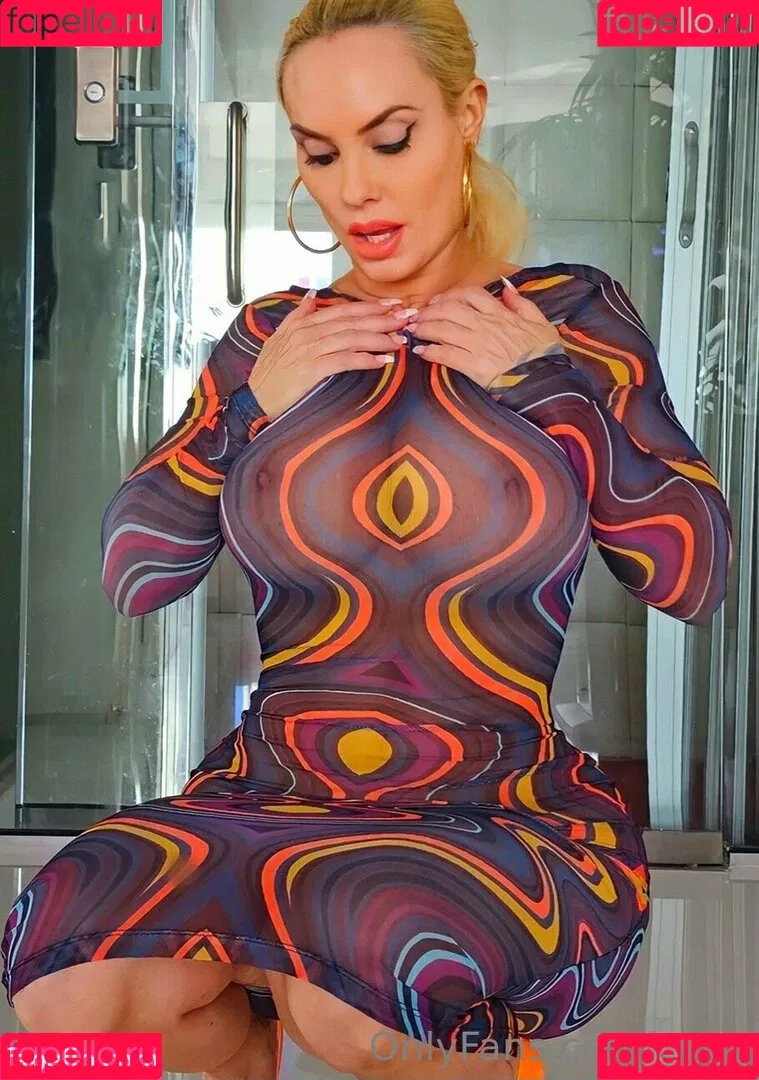 Nicole Coco Austin Onlyfans Photo Gallery 