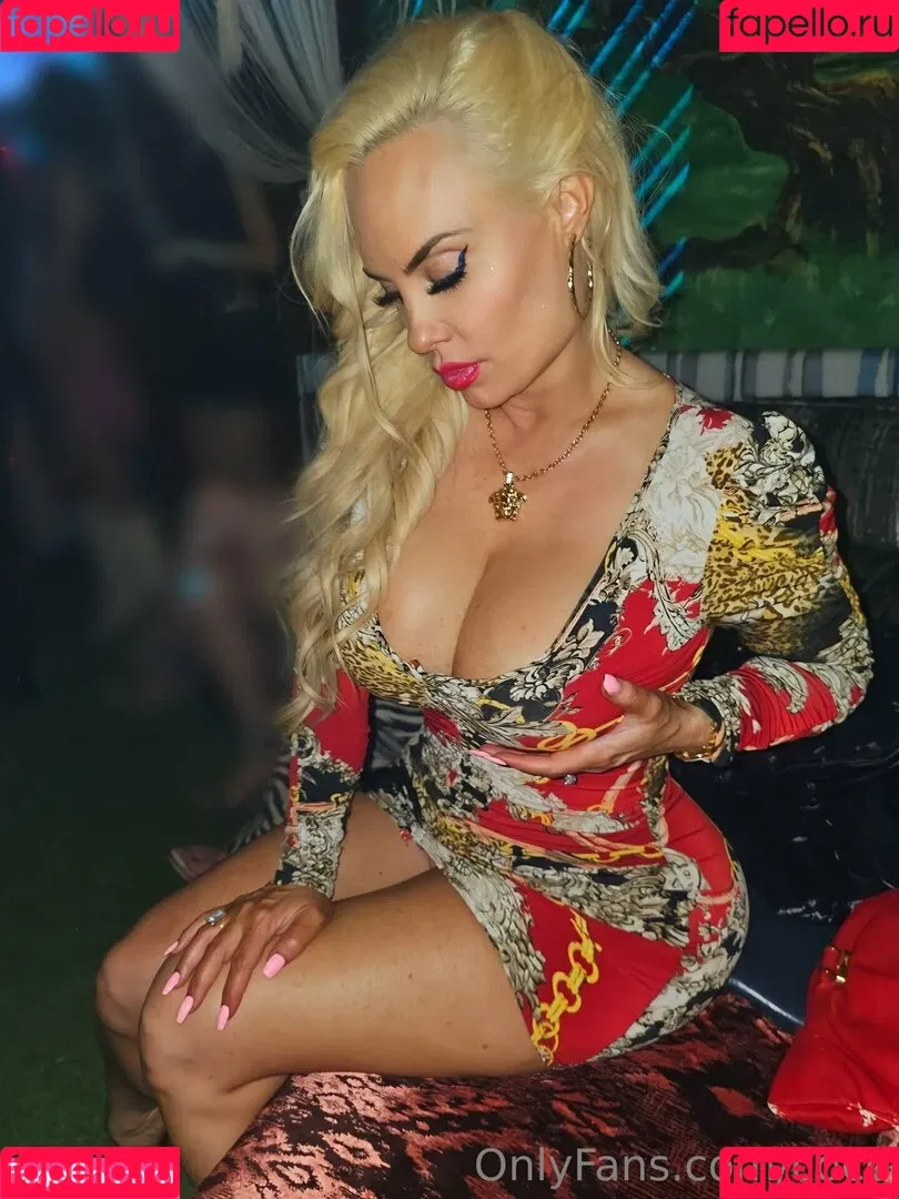 Nicole Coco Austin Onlyfans Photo Gallery 