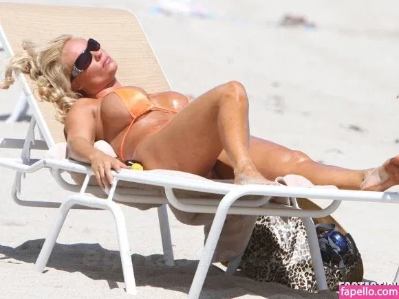 Nicole Coco Austin Onlyfans Photo Gallery 