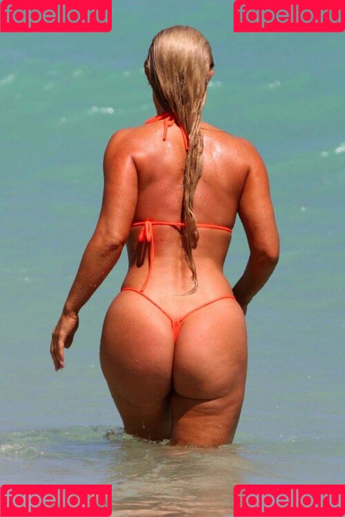 Nicole Coco Austin Onlyfans Photo Gallery 