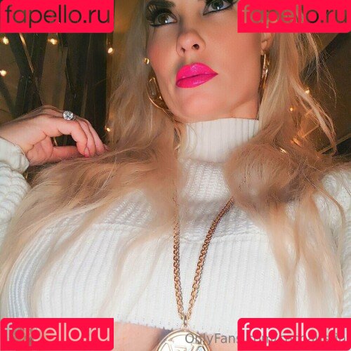 Nicole Coco Austin Onlyfans Photo Gallery 