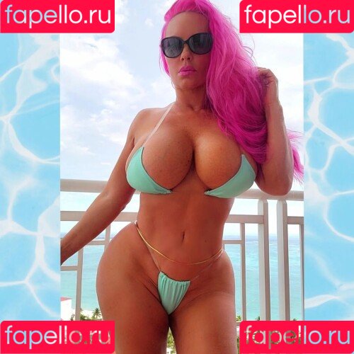 Nicole Coco Austin Onlyfans Photo Gallery 