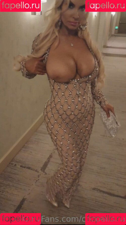Nicole Coco Austin Onlyfans Photo Gallery 