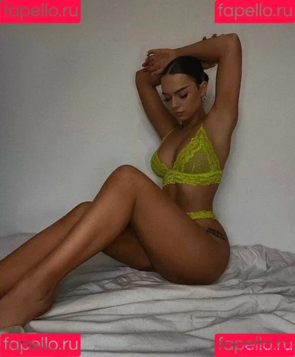 charlotte.maynard Onlyfans Photo Gallery 