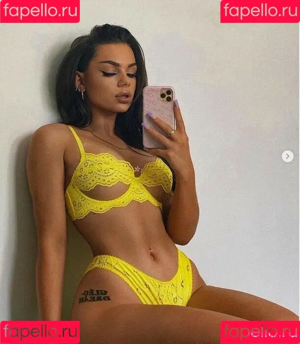 charlotte.maynard Onlyfans Photo Gallery 