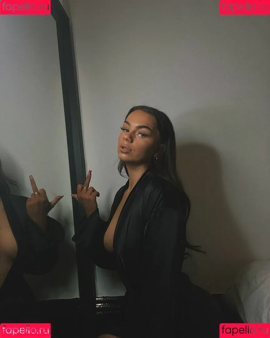 charlotte.maynard Onlyfans Photo Gallery 