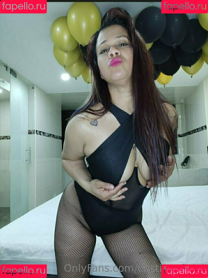 cristinaoficial Onlyfans Photo Gallery 