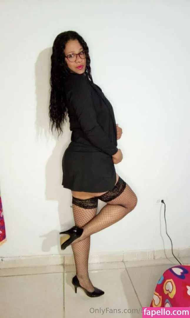 cristinaoficial Onlyfans Photo Gallery 