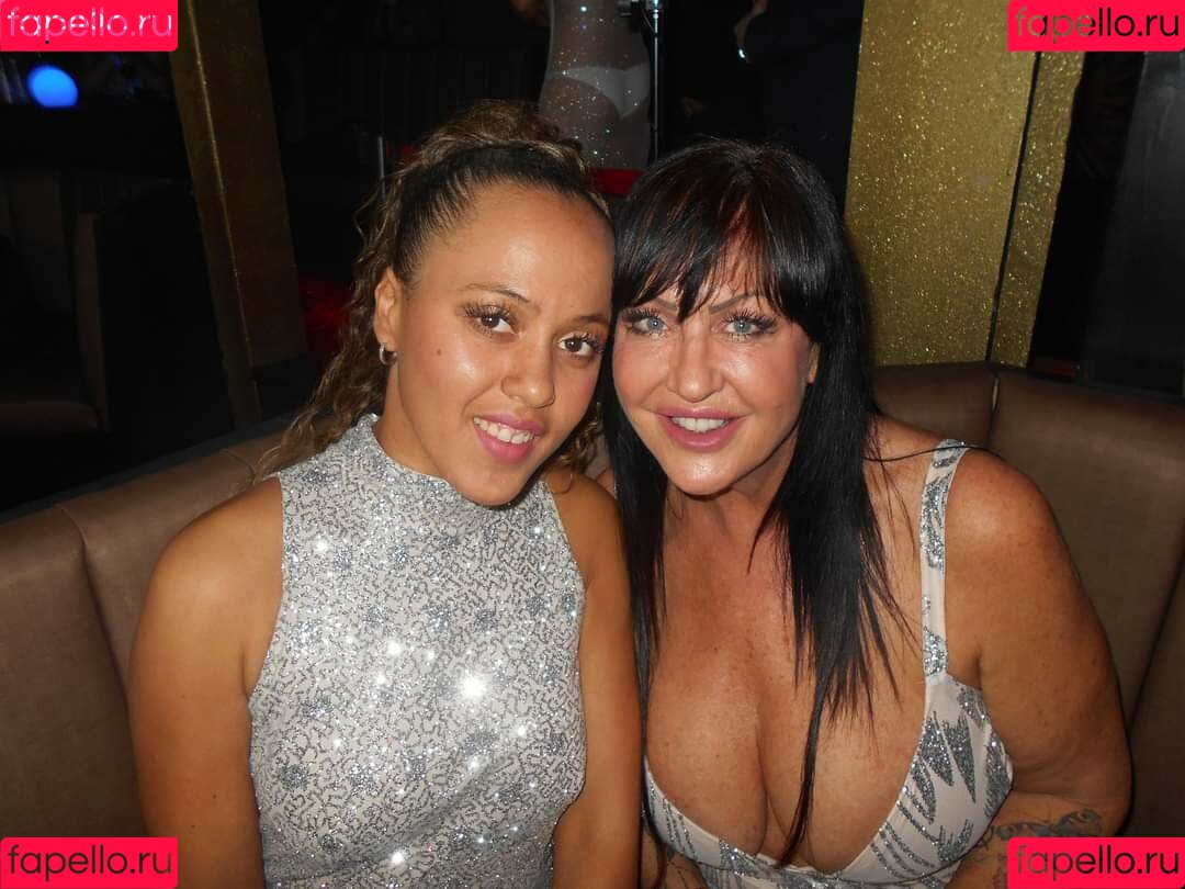 Mother_vs_Daughter Onlyfans Photo Gallery 