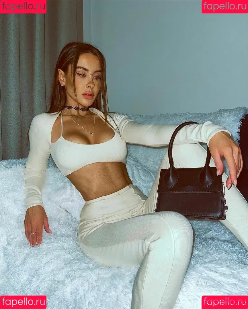 Lacey Montgomery Onlyfans Photo Gallery 