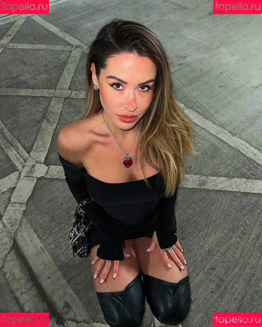 Lacey Montgomery Onlyfans Photo Gallery 