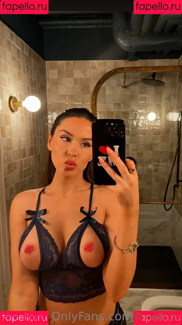 Lacey Montgomery Onlyfans Photo Gallery 
