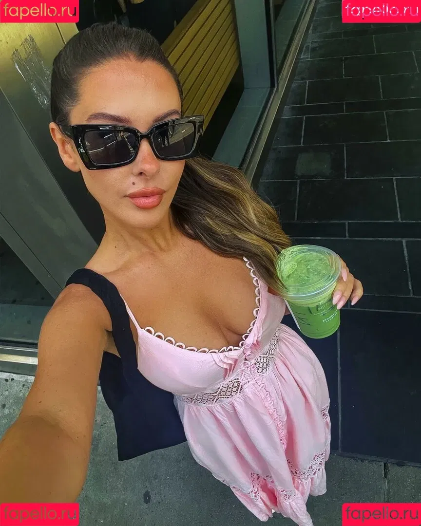 Lacey Montgomery Onlyfans Photo Gallery 