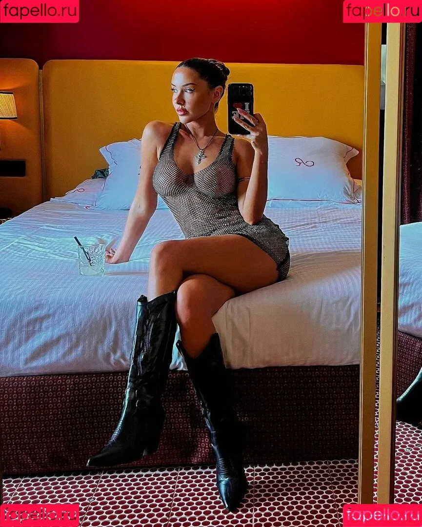 Lacey Montgomery Onlyfans Photo Gallery 