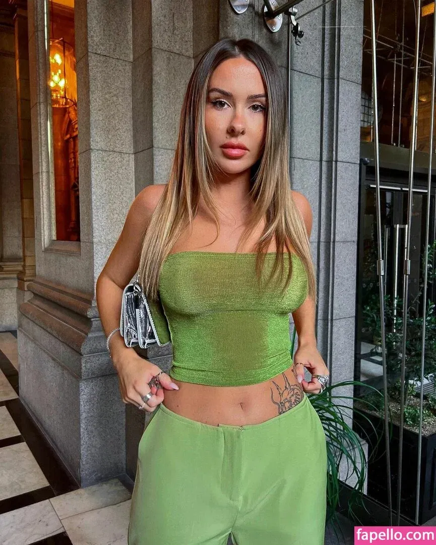 Lacey Montgomery Onlyfans Photo Gallery 