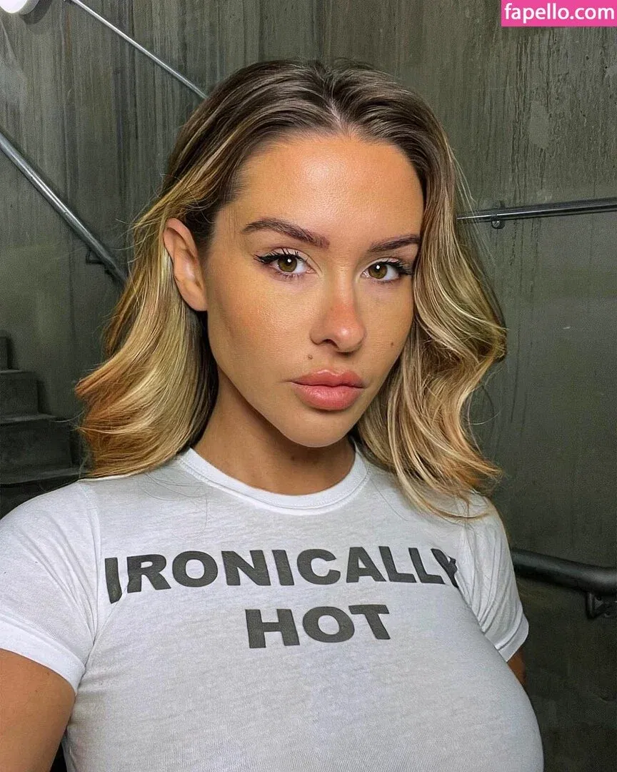 Lacey Montgomery Onlyfans Photo Gallery 