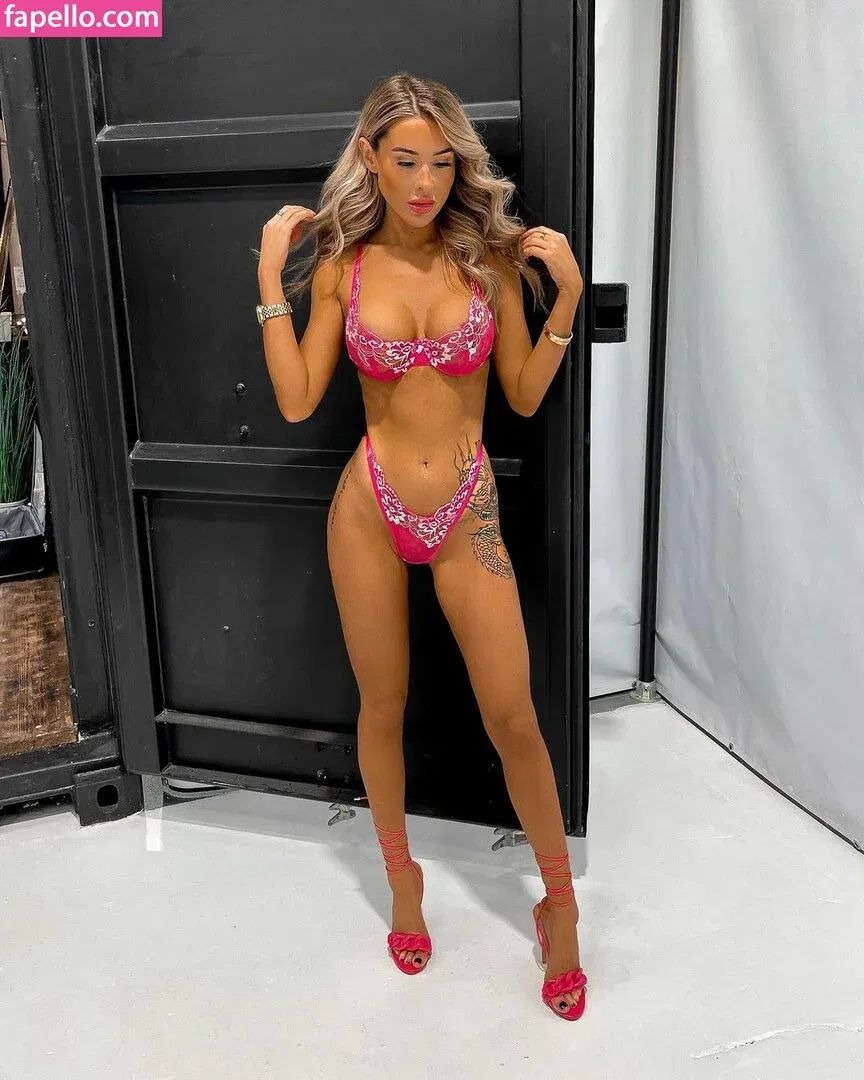 Lacey Montgomery Onlyfans Photo Gallery 