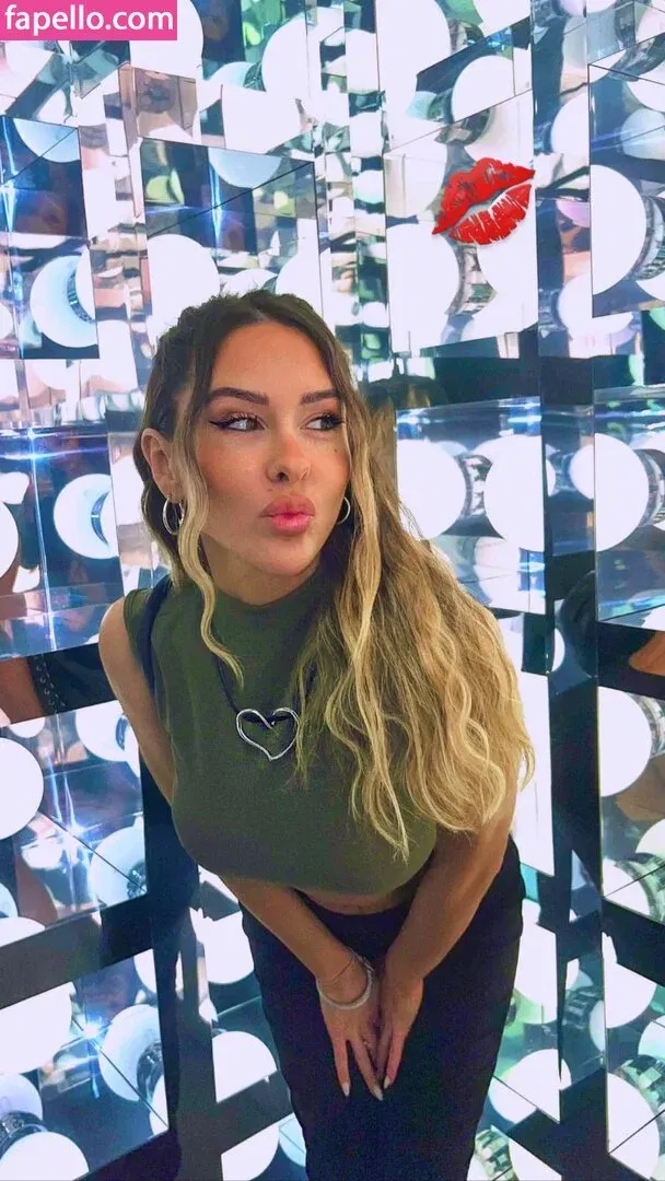 Lacey Montgomery Onlyfans Photo Gallery 