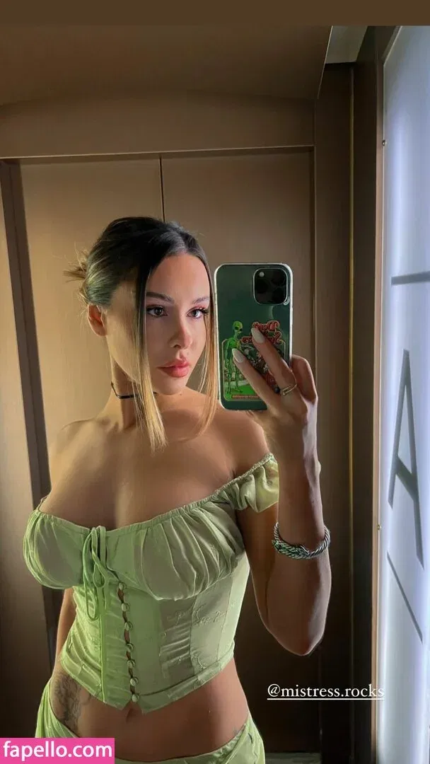 Lacey Montgomery Onlyfans Photo Gallery 