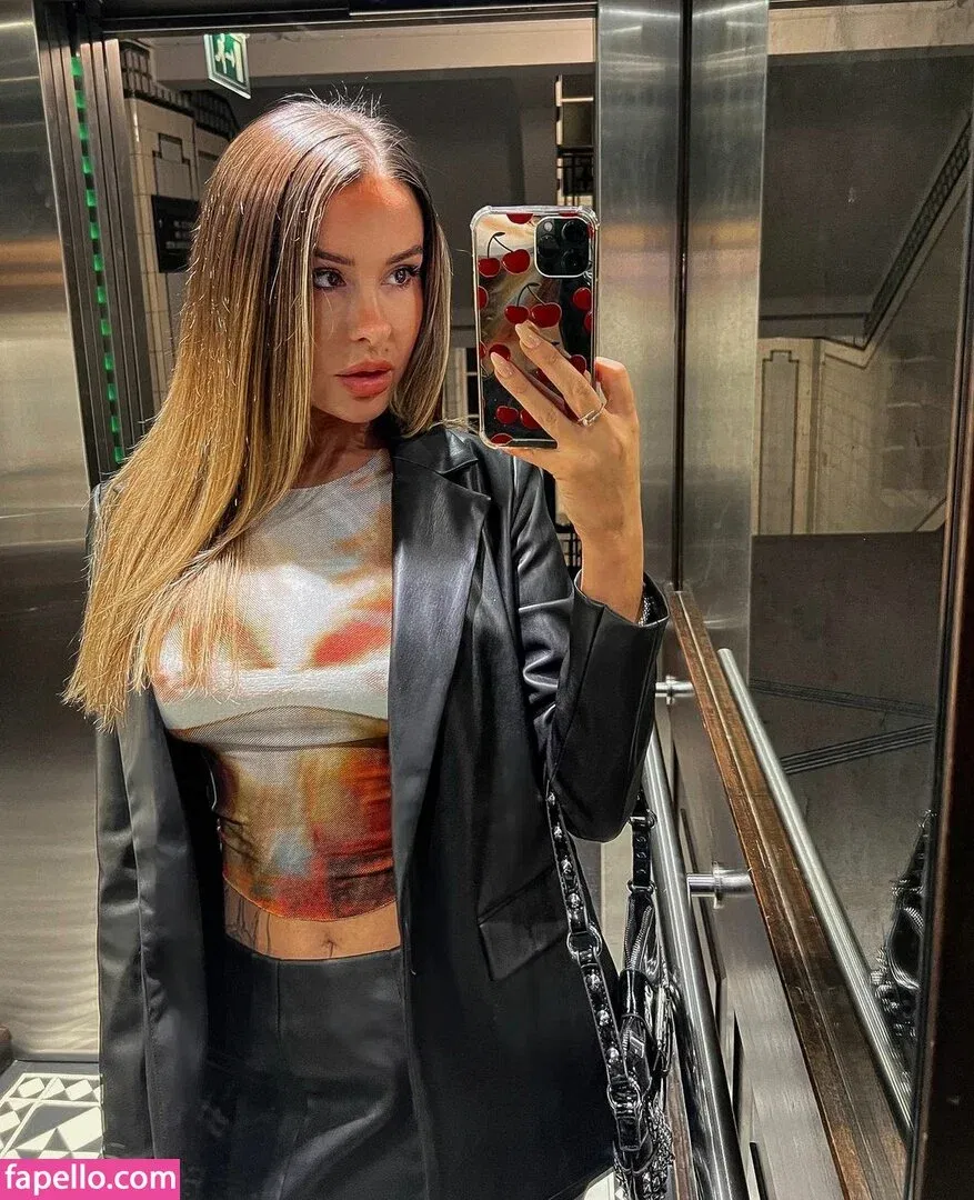 Lacey Montgomery Onlyfans Photo Gallery 