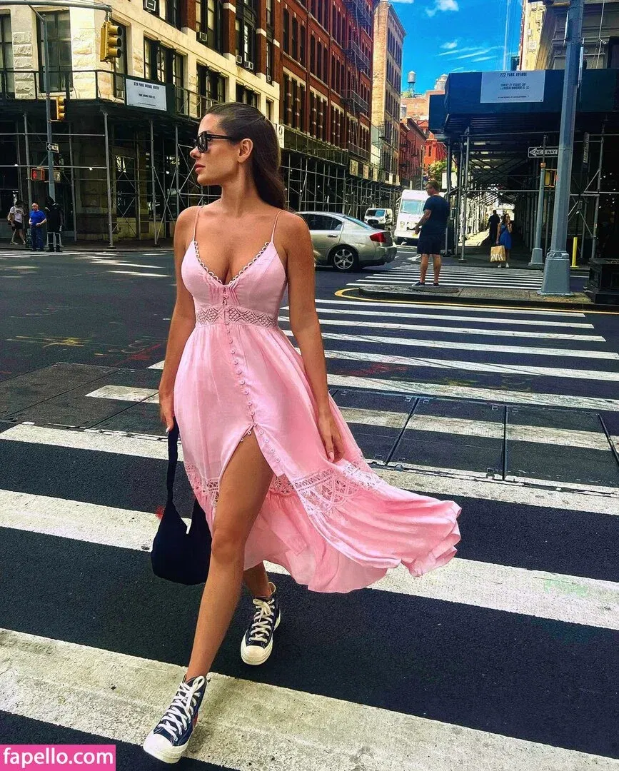 Lacey Montgomery Onlyfans Photo Gallery 