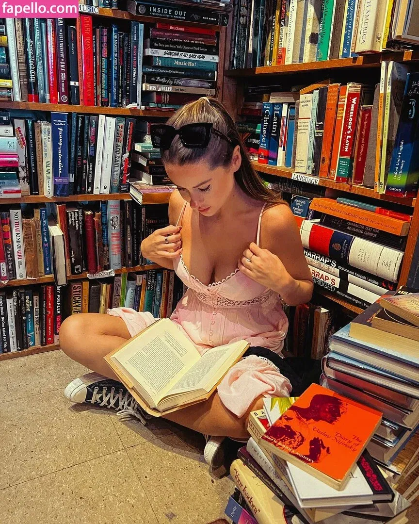 Lacey Montgomery Onlyfans Photo Gallery 