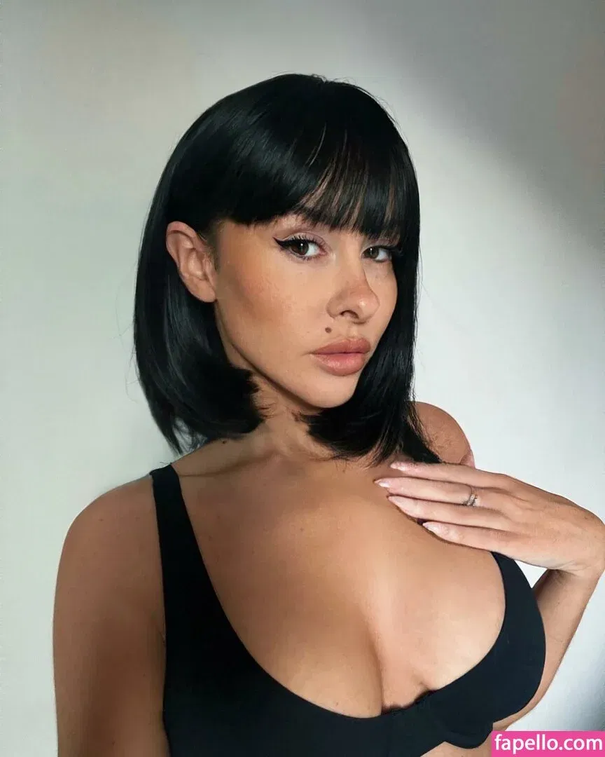 Lacey Montgomery Onlyfans Photo Gallery 