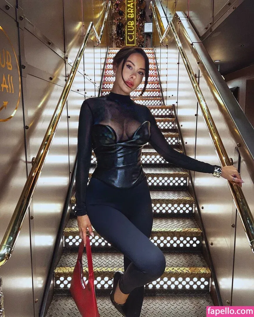 Lacey Montgomery Onlyfans Photo Gallery 