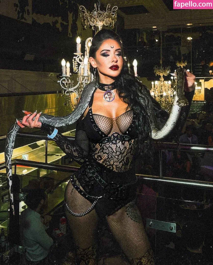 Lacey Montgomery Onlyfans Photo Gallery 