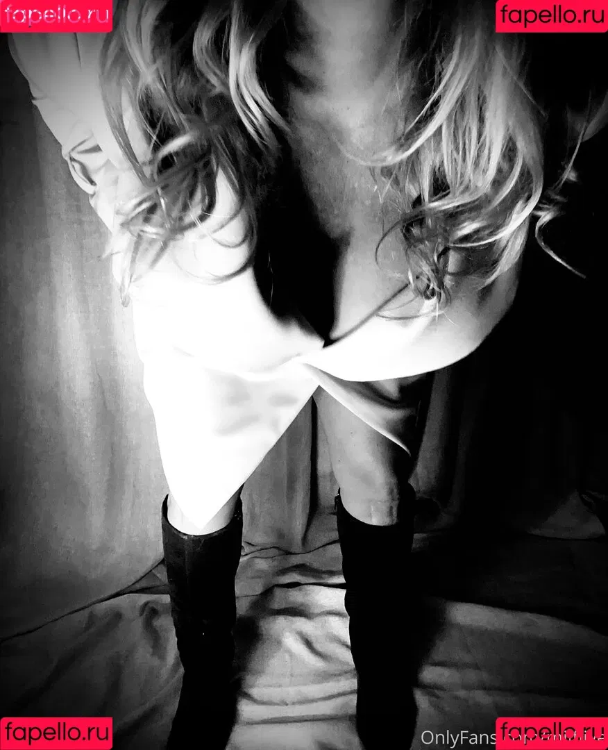 housewifeofnorway Onlyfans Photo Gallery 