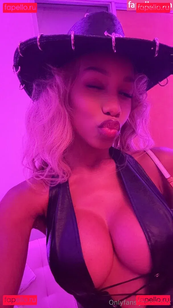 Thejennafoxx Onlyfans Photo Gallery 