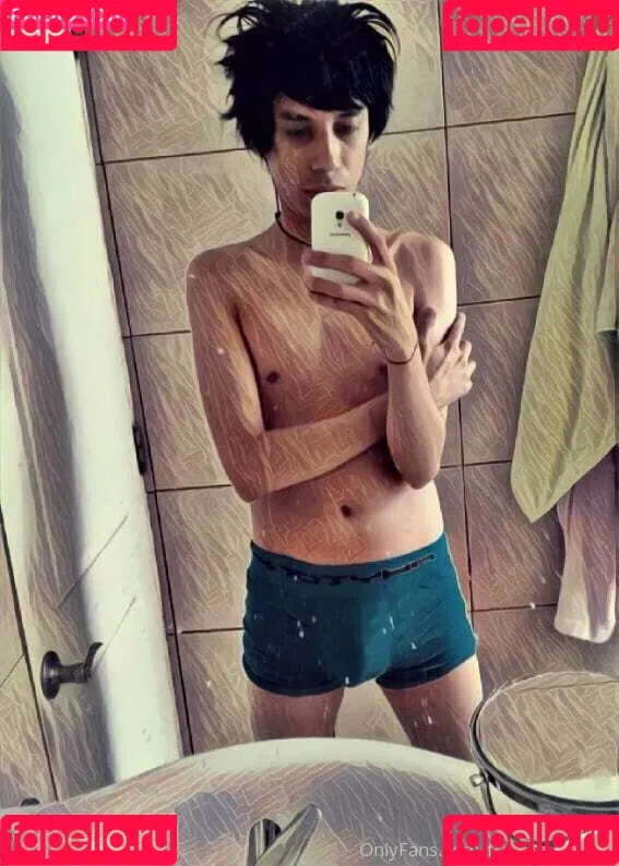 free_geek_boy Onlyfans Photo Gallery 