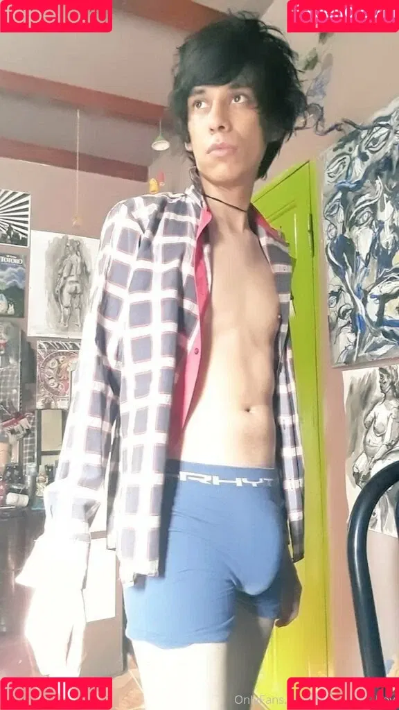 free_geek_boy Onlyfans Photo Gallery 