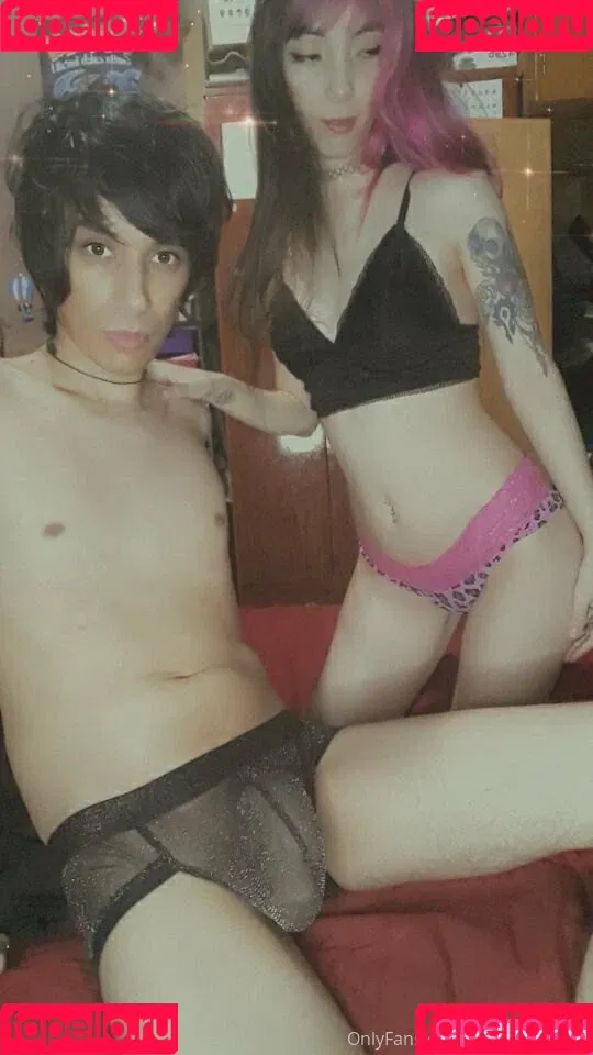 free_geek_boy Onlyfans Photo Gallery 