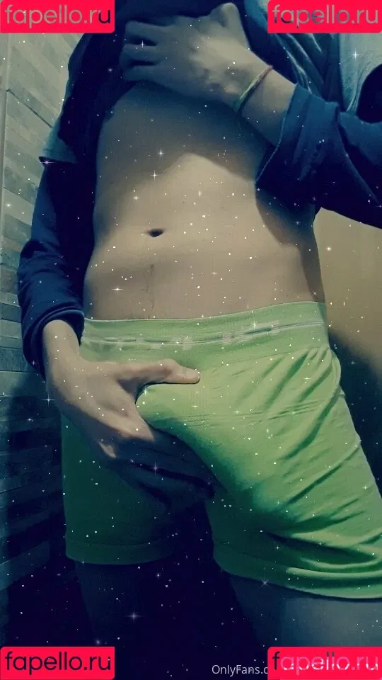 free_geek_boy Onlyfans Photo Gallery 
