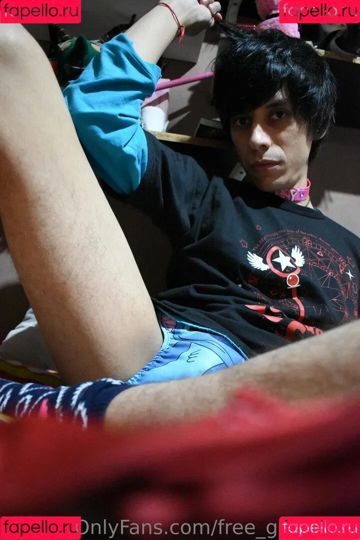 free_geek_boy Onlyfans Photo Gallery 