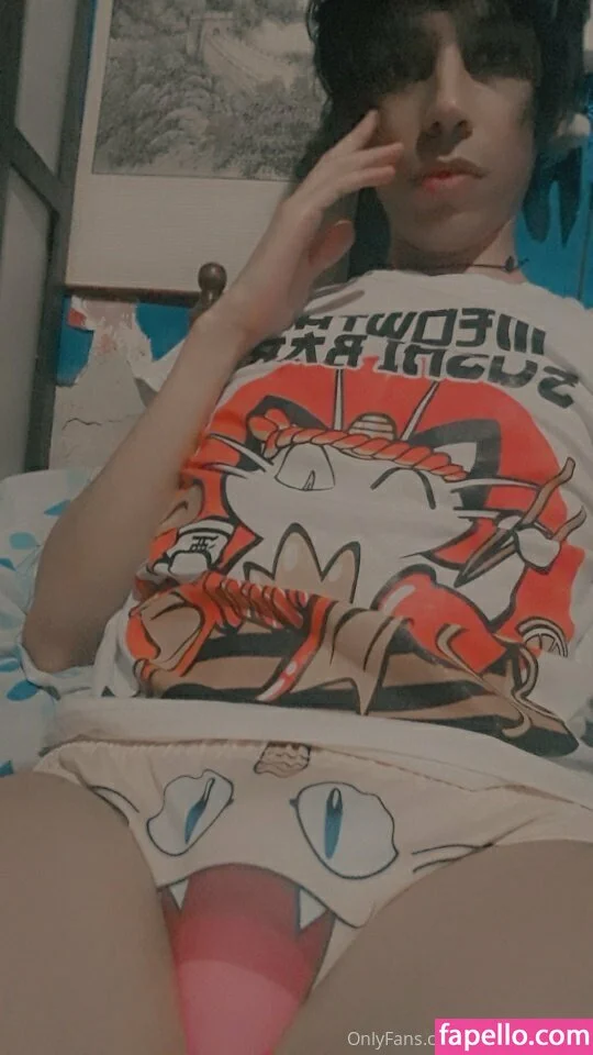 free_geek_boy Onlyfans Photo Gallery 